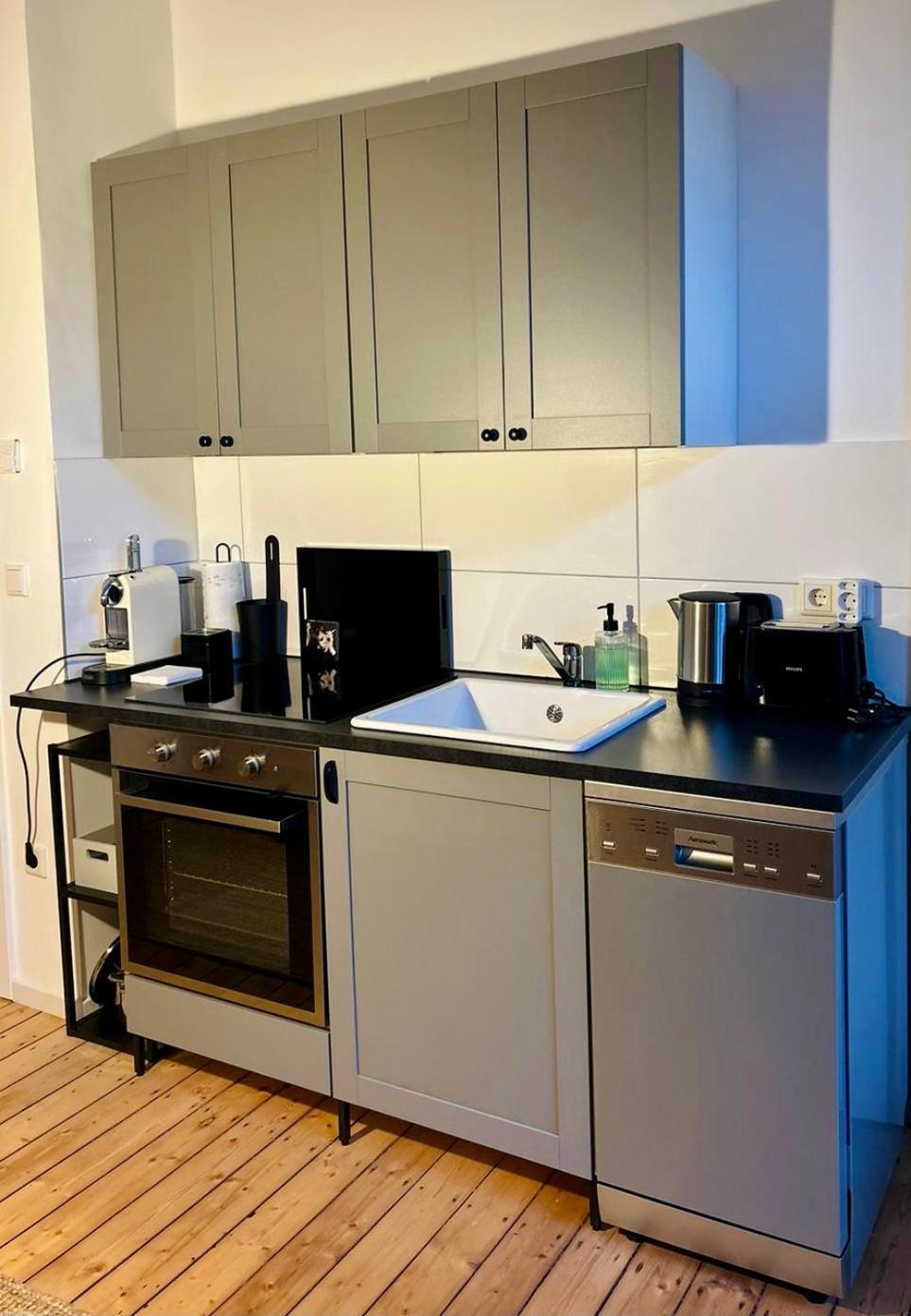Feelslikehome - Stylische Und Zentrale Altbauwohnung Mit Terrasse&Garten Bochum Extérieur photo